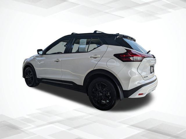 2023 Nissan Kicks SR photo