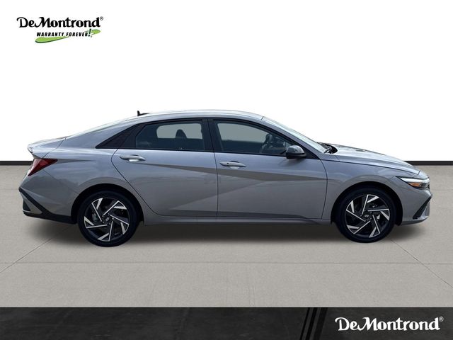 New 2025 Gray Hyundai SEL Sport image 4