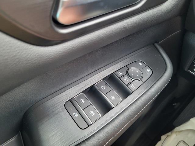 New 2025 White Nissan PRO-4X image 28