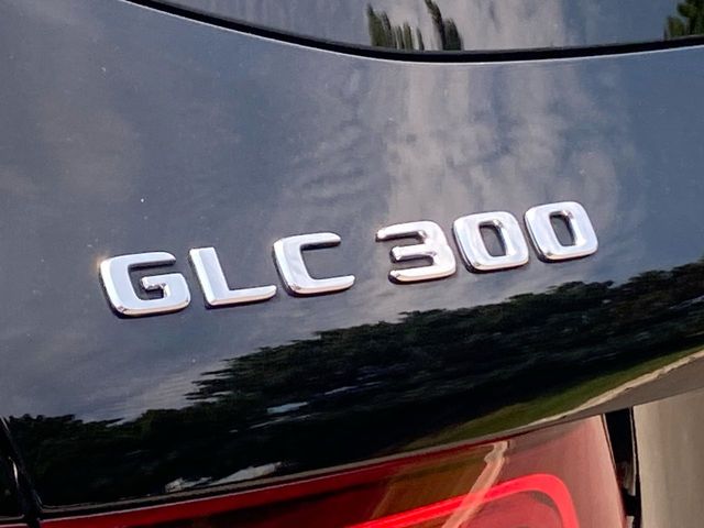 2021 Mercedes-Benz GLC GLC 300 32