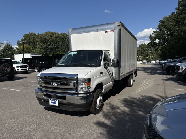 New 2027 White Ford 16FT BOX/LIFTGATE image 4