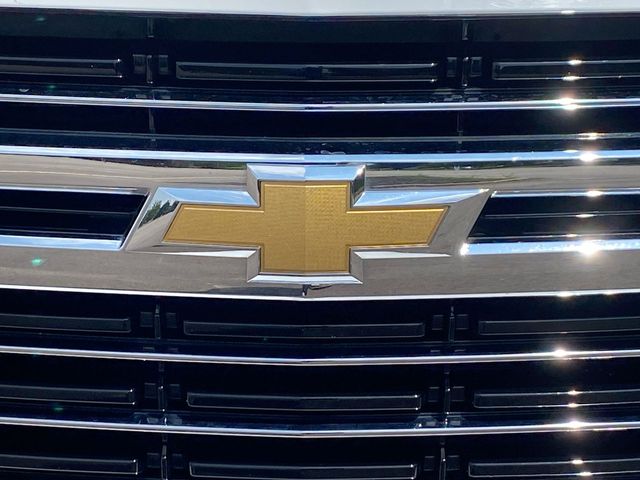 2023 Chevrolet Suburban LT 31