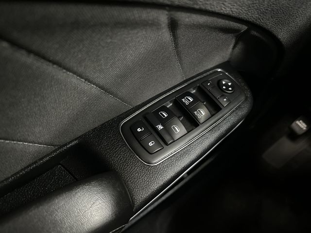 Used 2019 Gray Dodge SXT image 16