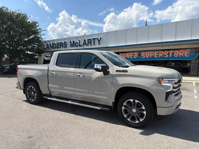 White Sands 2026 Chevrolet Silverado 1500 Pickup Truck Four-Wheel Drive Automatic