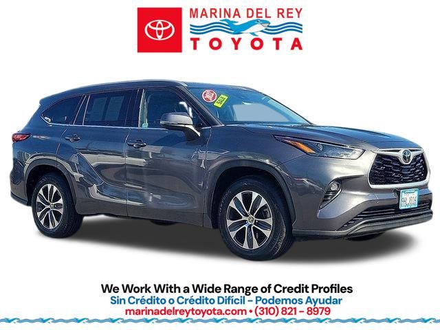 2022 Toyota Highlander XLE's photo