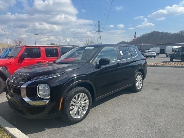 2024 Mitsubishi Outlander ES FWD