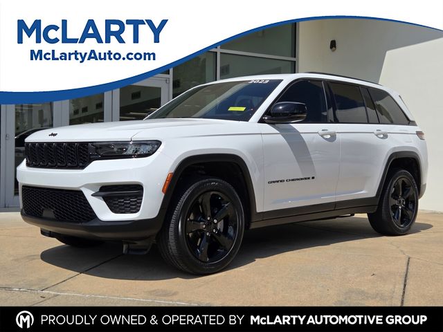 Bright White Clearcoat 2023 Jeep Grand Cherokee SUV / Crossover Four-Wheel Drive 8-Speed Automatic