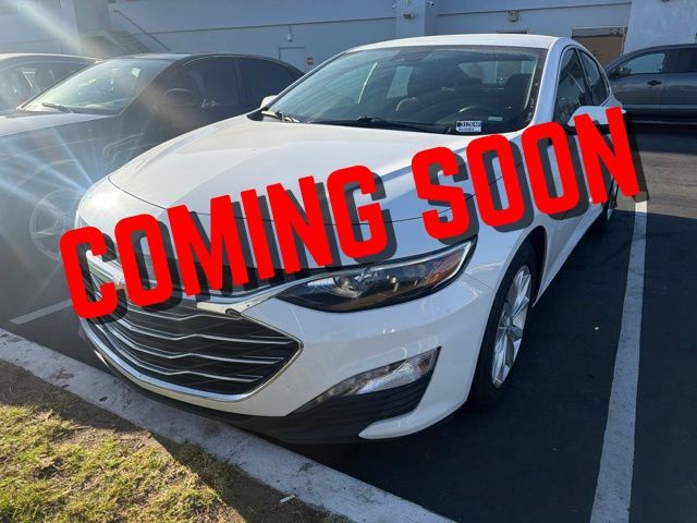 Summit White 2024 Chevrolet Malibu Sedan Front-Wheel Drive Continuously Variable Transmission