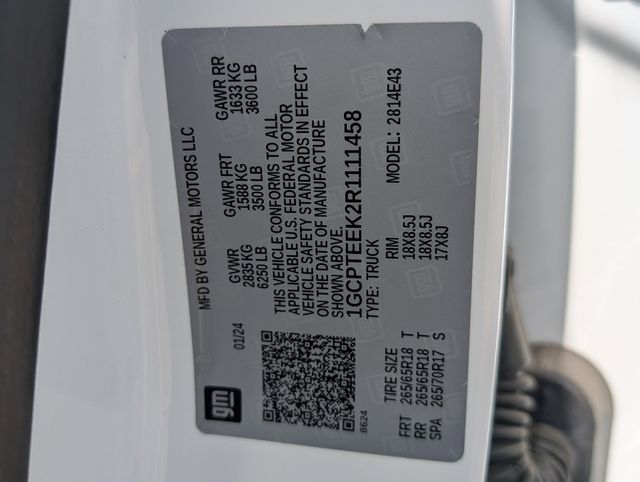 Certified Used 2024 White Chevrolet Trail Boss image 25