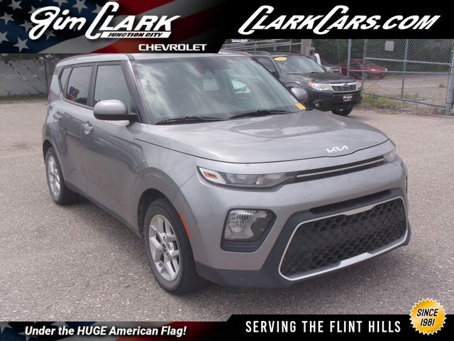 2022 Kia Soul S FWD