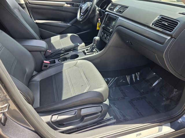 2017 Volkswagen Passat - $13,622