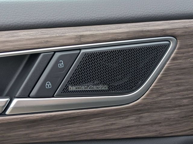 2025 Volkswagen Atlas SEL Premium R-Line - Photo 17