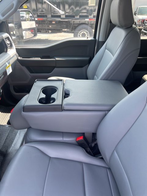 2025 Ford F-550 Super Duty 