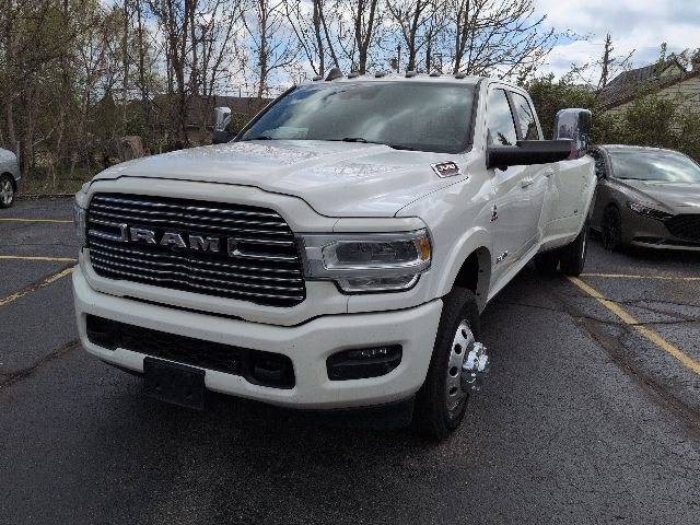 2019 RAM 3500 Laramie Crew Cab 4x4 8 Box