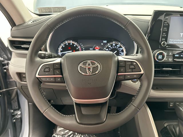 2022 Toyota Highlander XLE  at South Hills Kia