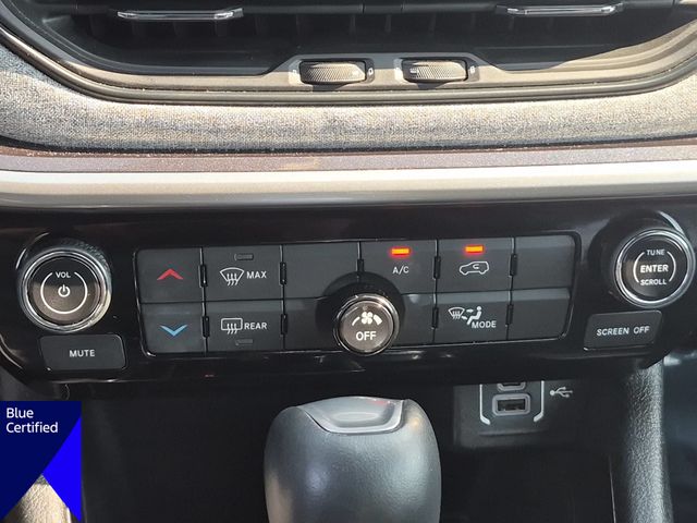 Used 2023 Gray Jeep Latitude image 25