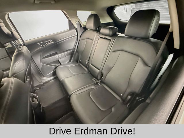 Used 2025 Kia Sportage SUV