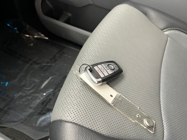2021 Agate Black Metallic Ford F-150 Lariat 4X4 Truck