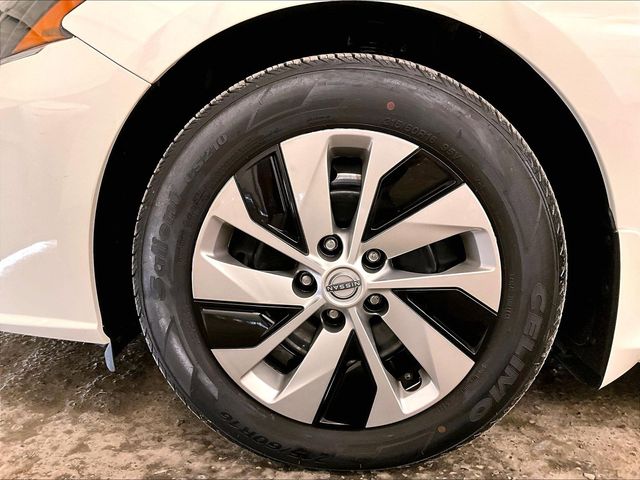 2023 Nissan Altima 2.5 S White at South Hills Kia