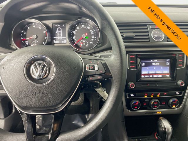 2016 Volkswagen Passat 1.8T S 14