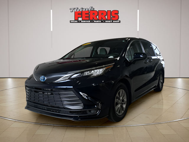 Toyota Sienna LE 8-Passenger AWD