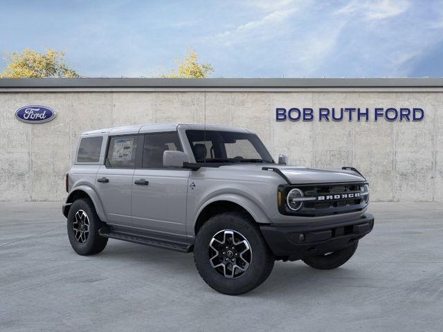 2026 Ford Bronco Outer Banks White at Grove City Ford