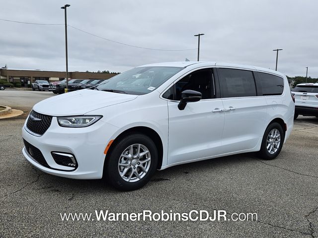 New 2026 White Chrysler Select image 3