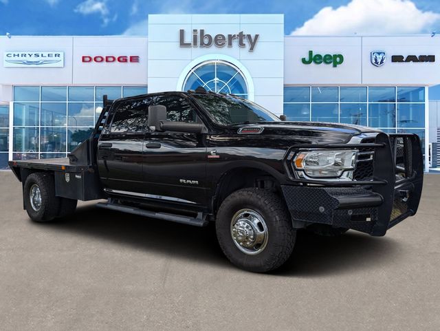 Black Clearcoat 2022 RAM 3500 Chassis Pickup Truck Four-Wheel Drive 6-Speed Automatic