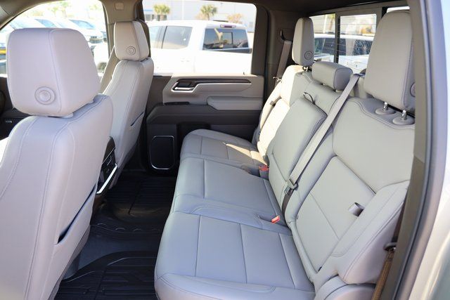 2026 GMC Sierra 2500HD SLT - 11