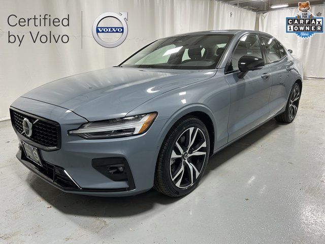2024 Volvo S60 B5 Plus Dark Theme AWD