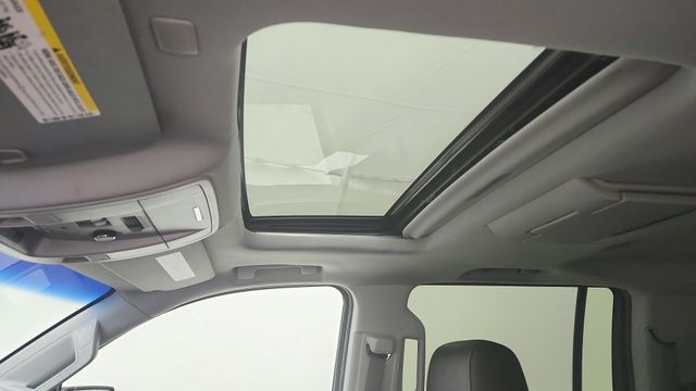 2017 Chevrolet Suburban Premier - 9
