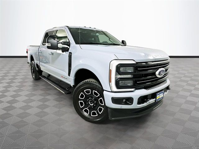 2025 Ford F-250 Super Duty Platinum Crew Cab 4WD