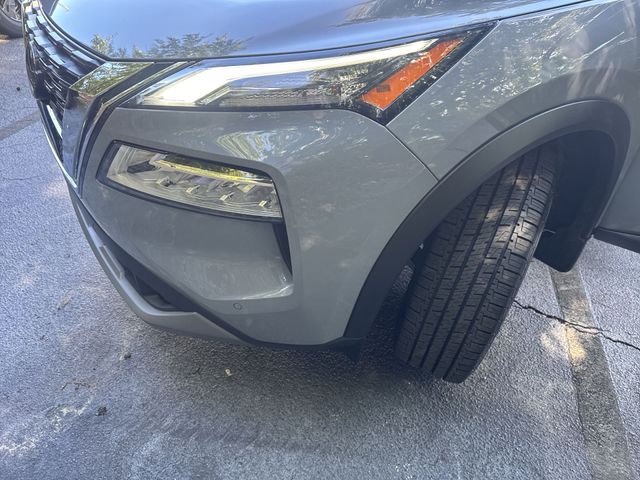 Used 2021 Gray Nissan SL image 33