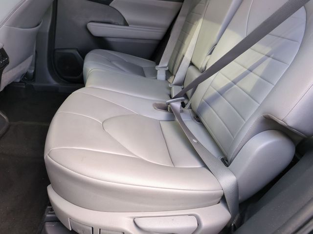 used 2020 Toyota Highlander Hybrid car, priced at $32,481