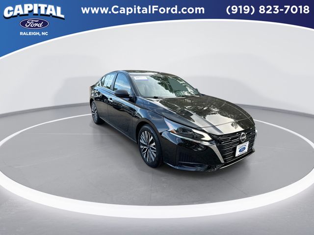 Used 2025 Black Nissan 2.5 SV image 2