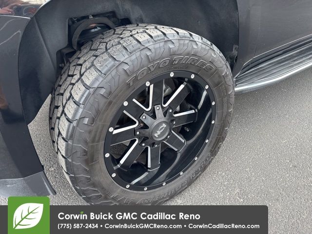 2017 GMC Yukon SLT 35