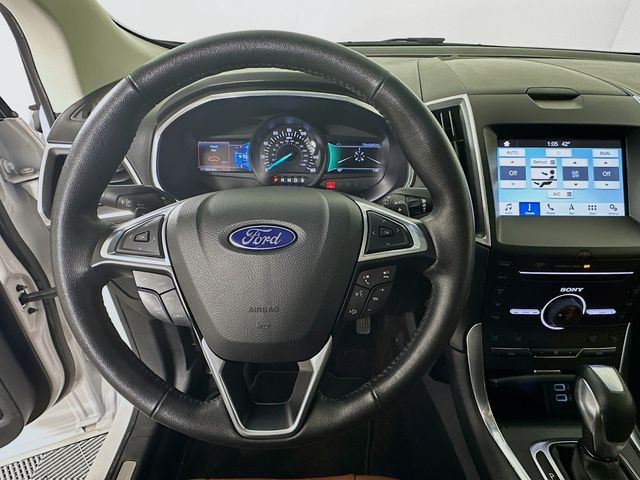 2016 Ford Edge Titanium 11