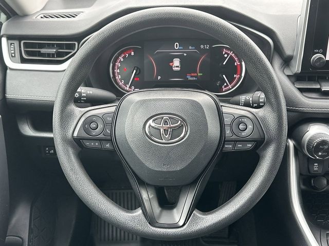 2023 Toyota RAV4 XLE 8