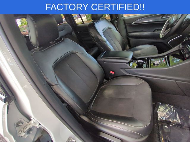 Used 2022 White Jeep Altitude image 36