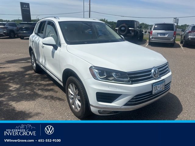 Pure White 2016 Volkswagen Touareg SUV / Crossover 8-Speed Automatic