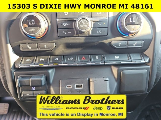 2020 Chevrolet Silverado 1500 LT - Summit White exterior view 18