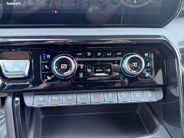 Used 2024 White GMC AT4X image 22