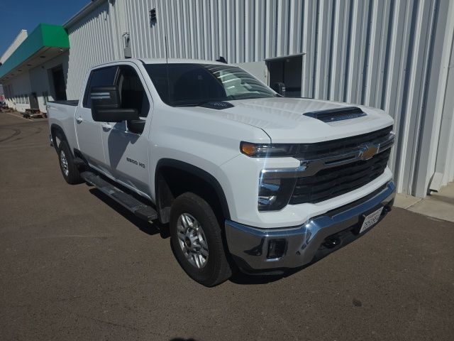 Summit White 2025 Chevrolet Silverado 2500HD LT Crew Cab 4WD Pickup Truck Four-Wheel Drive Automatic