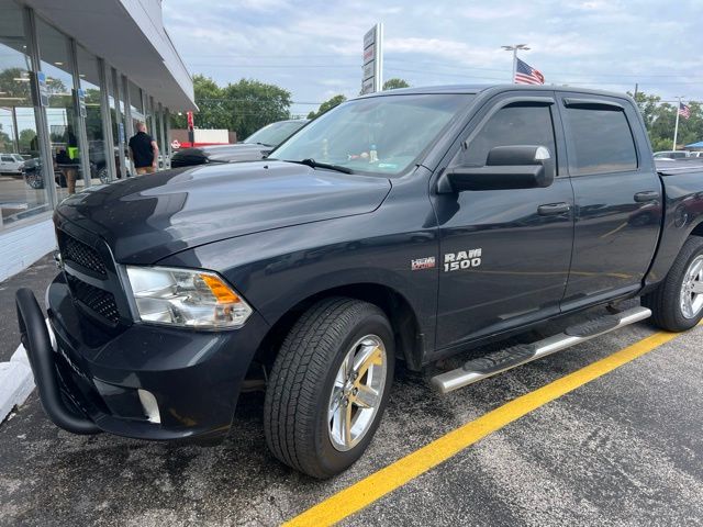 2015 RAM 1500 Gris (Maximum Steel Metallic Clearcoat) Camioneta Todo terreno 8 velocidades Automática