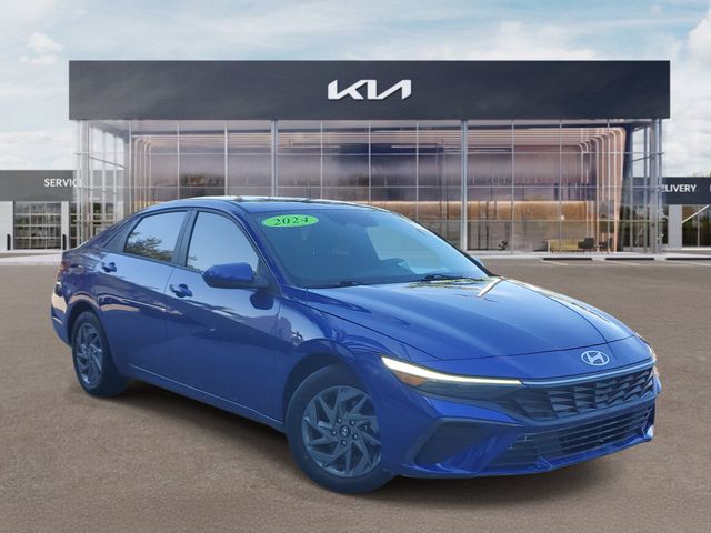 2024 Hyundai Elantra SEL FWD