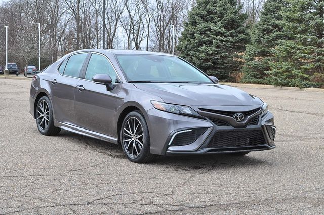 2024 Toyota Camry SE FWD