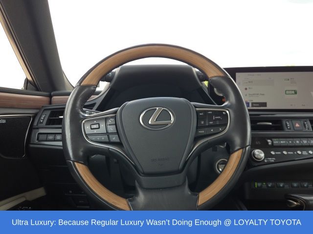 Used 2025 Lexus ES Sedan