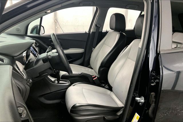 2021 Chevrolet Trax LT Blue at Subaru and VW of Moon Township