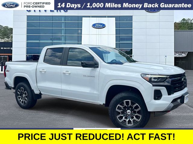 Summit White 2023 Chevrolet Colorado Pickup Truck Four-Wheel Drive 8-Speed Automatic