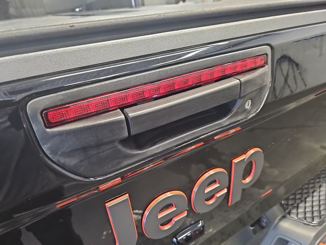 Used 2022 Black Jeep Mojave image 13